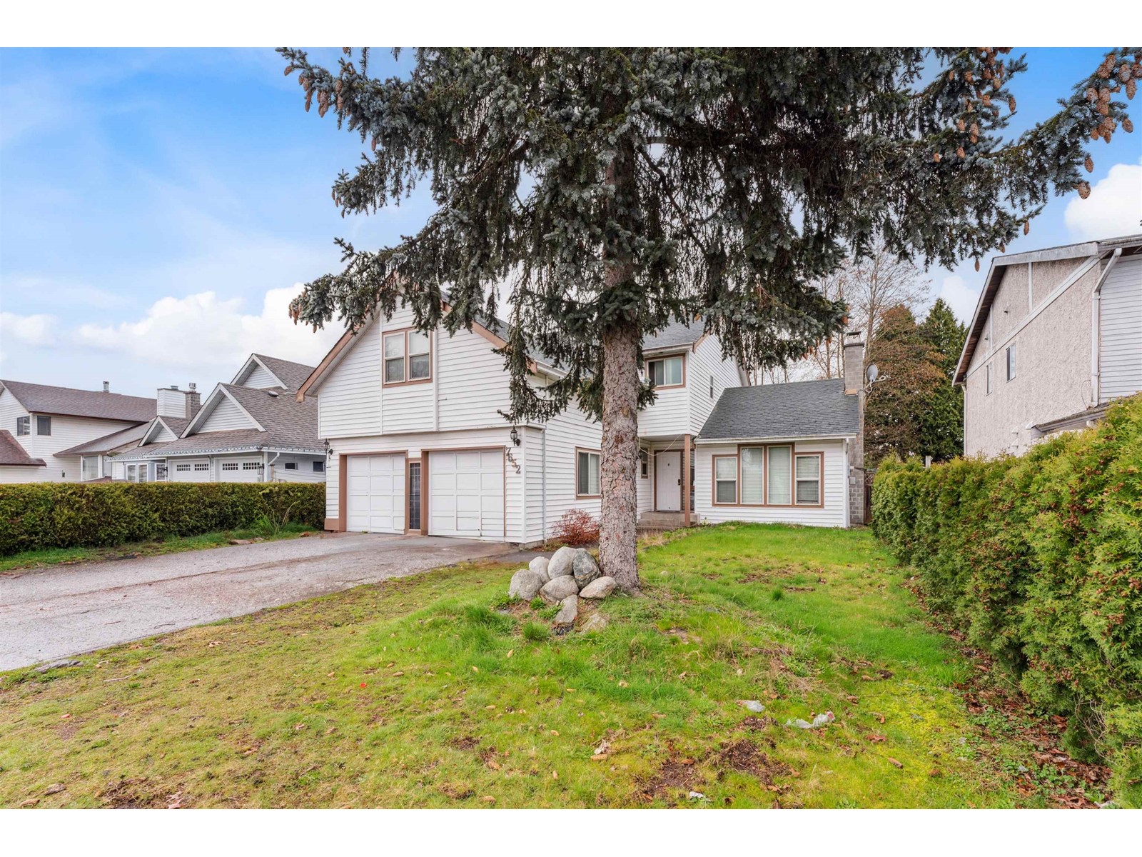 Photo 2 of 7652 124 Street, Surrey BC