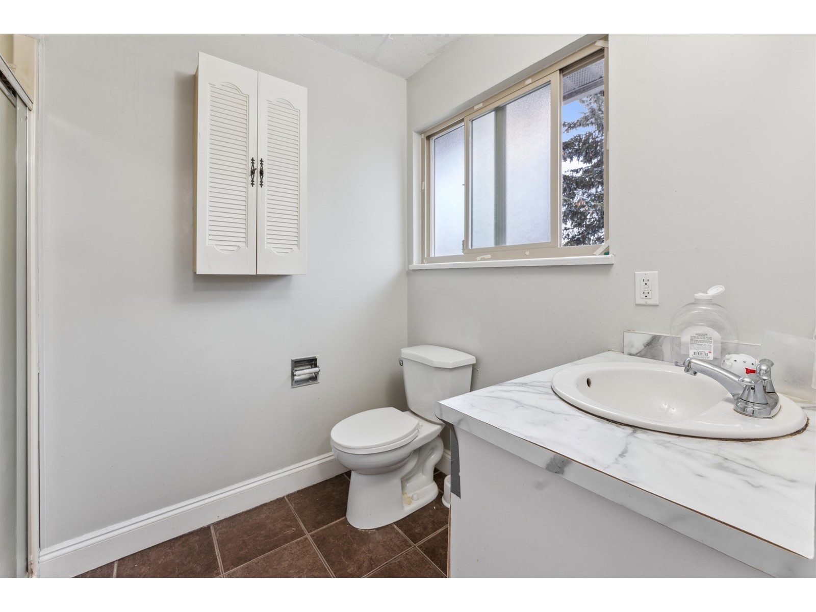Photo 10 of 7652 124 Street, Surrey BC