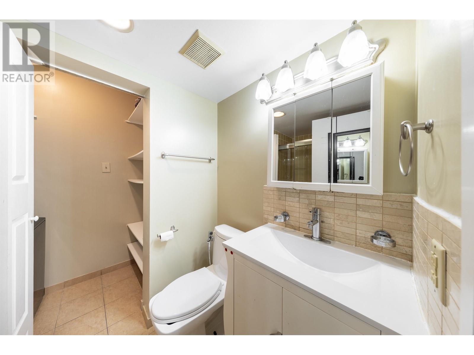 Photo 17 of 204 9521 Cardston Court, Burnaby BC
