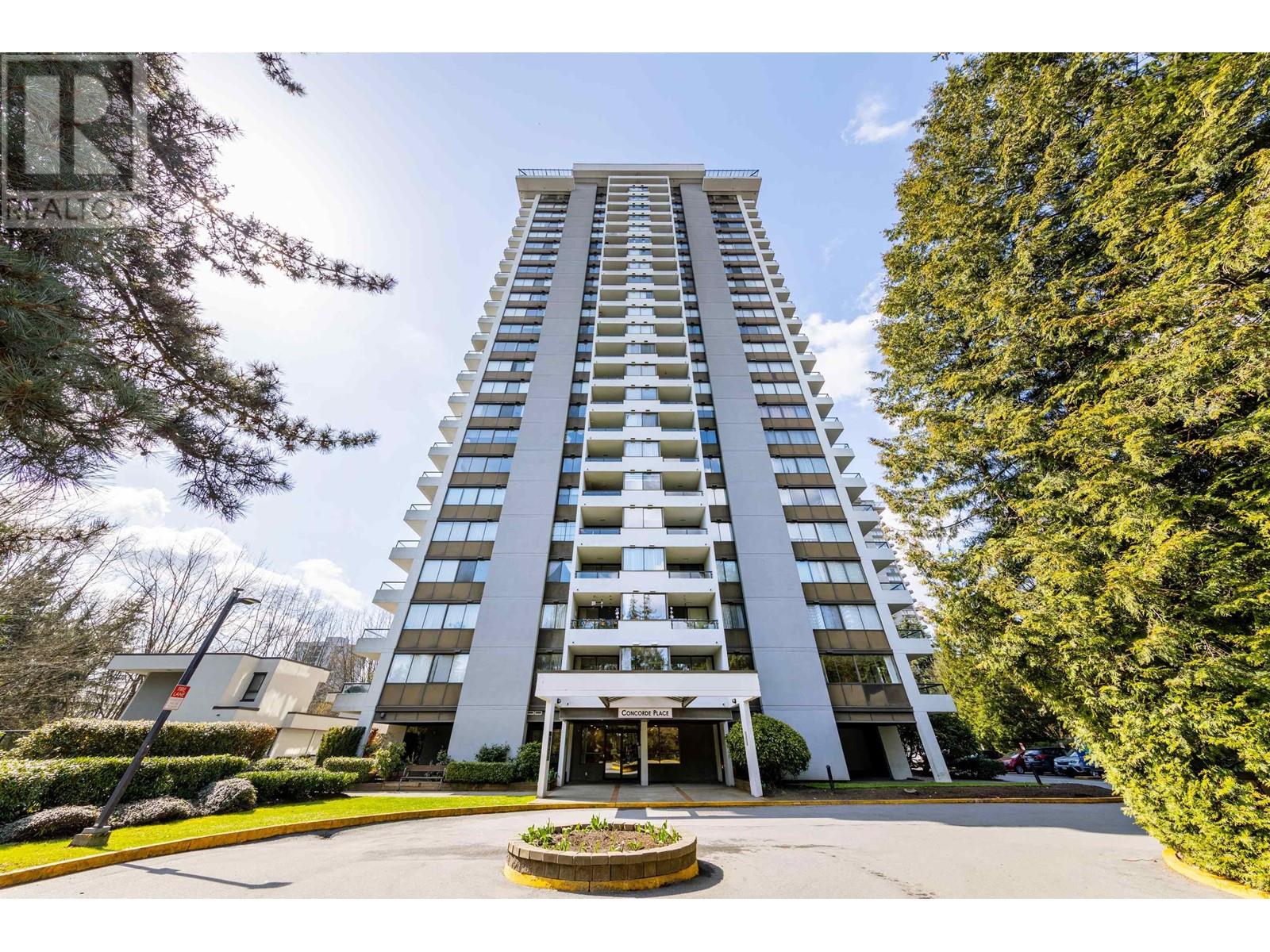 Photo 2 of 204 9521 Cardston Court, Burnaby BC