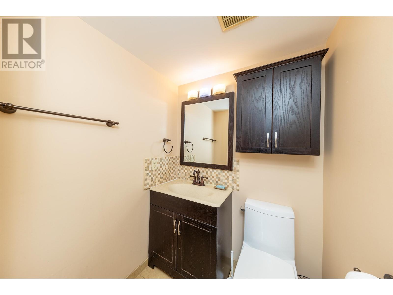 Photo 22 of 204 9521 Cardston Court, Burnaby BC