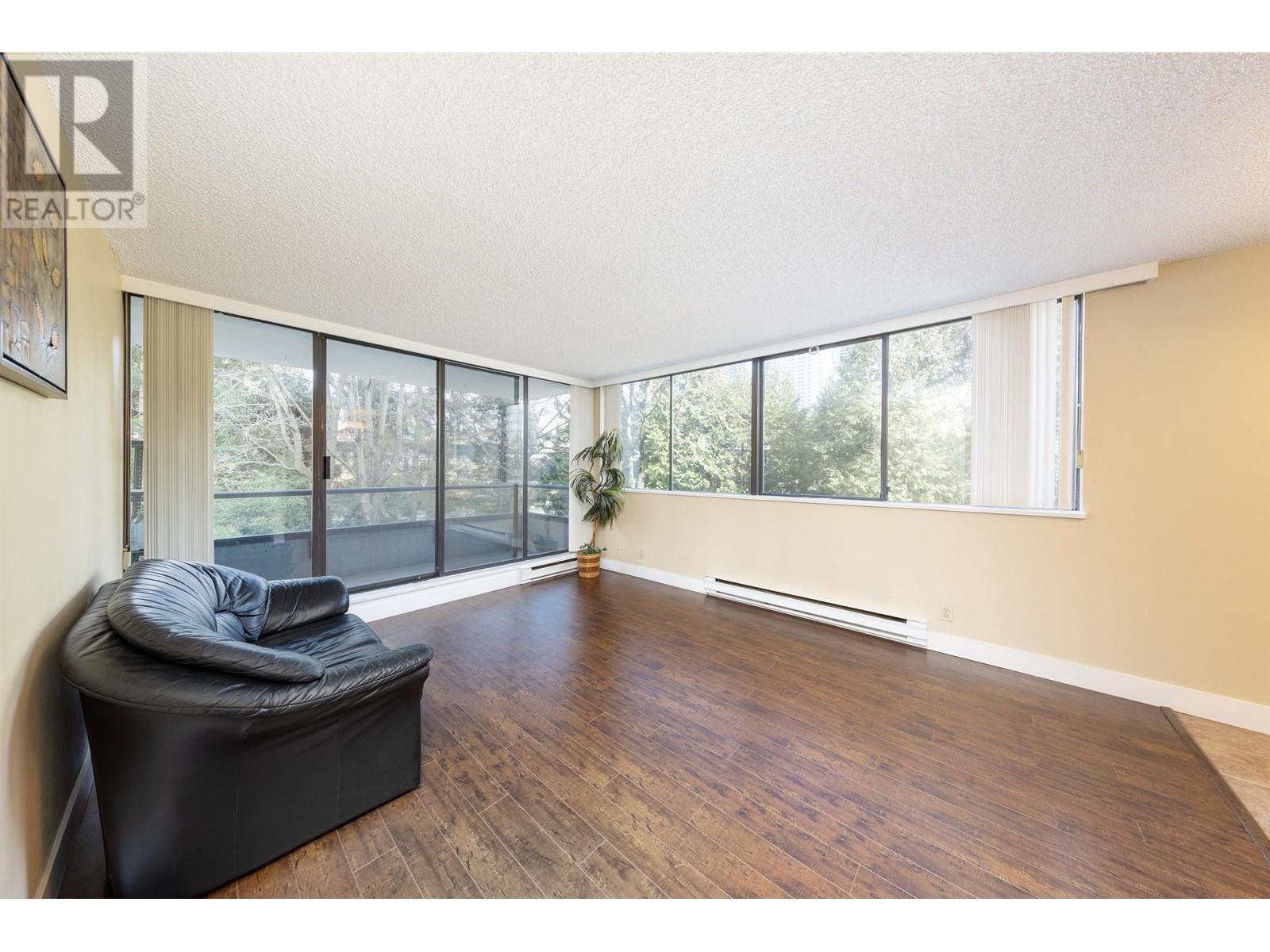 Photo 3 of 204 9521 Cardston Court, Burnaby BC