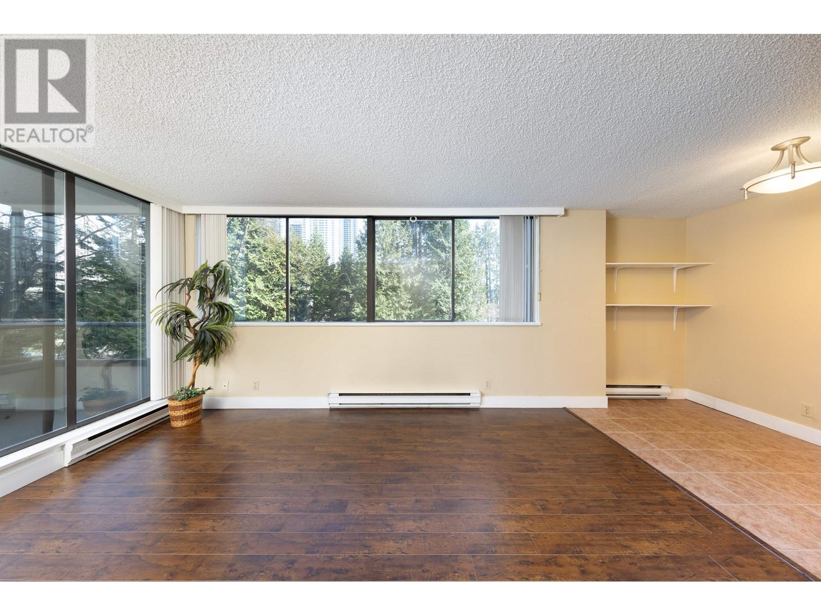 Photo 6 of 204 9521 Cardston Court, Burnaby BC