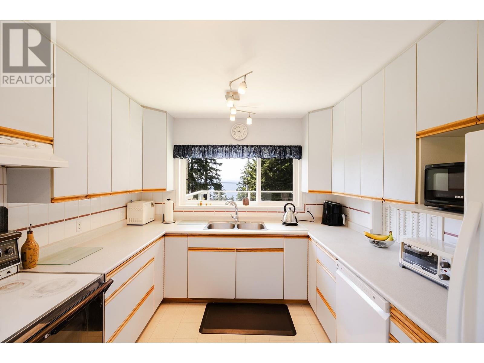 1238 GOWER POINT ROAD, Gibsons