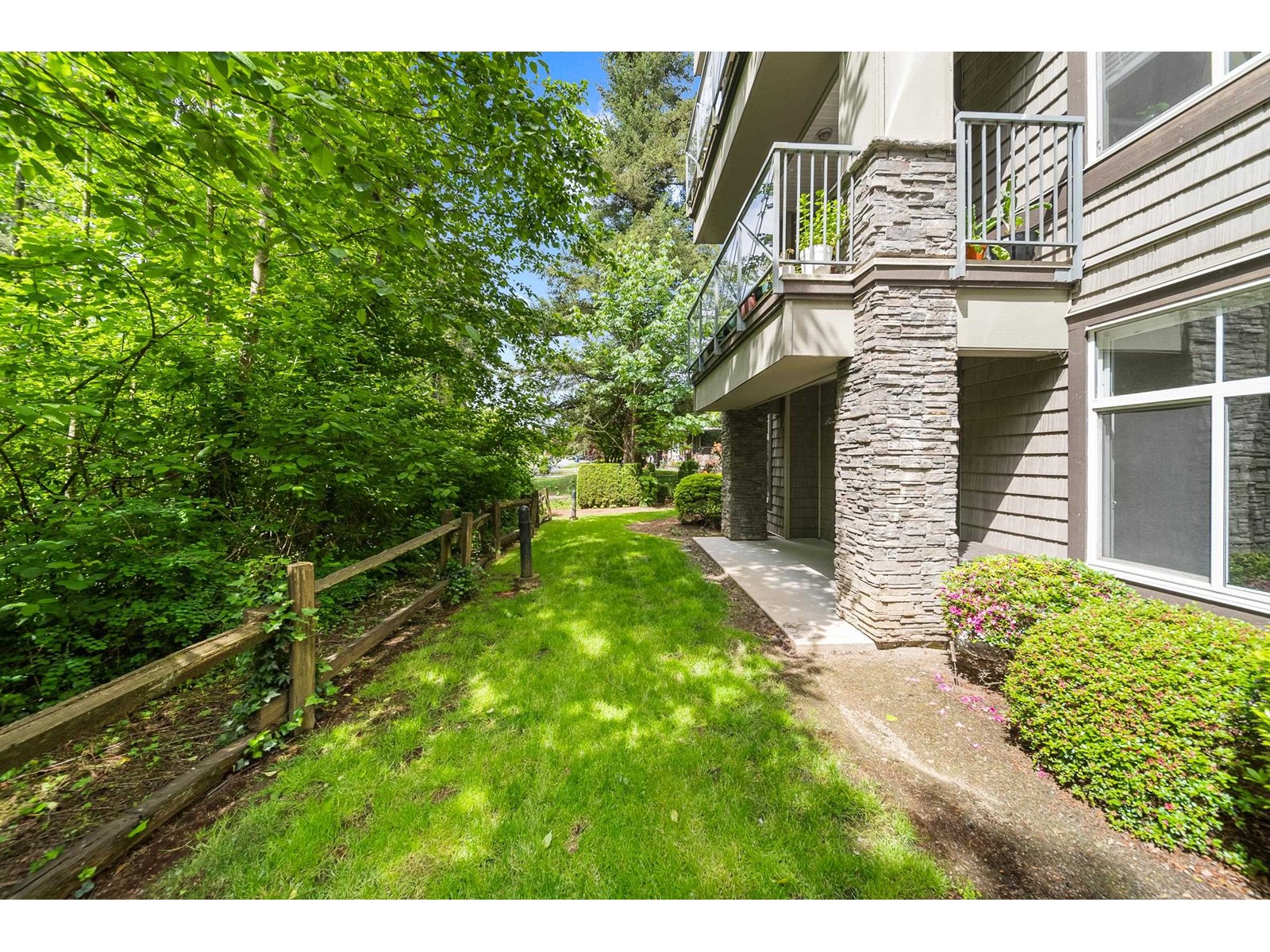 103 33318 E BOURQUIN CRESCENT, Abbotsford real estate listing R3004707