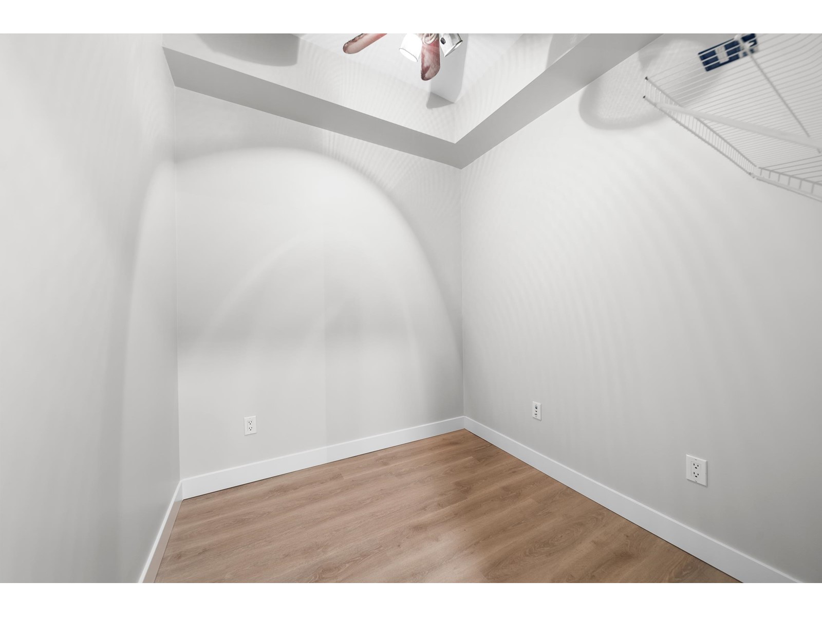 103 33318 E BOURQUIN CRESCENT, Abbotsford real estate listing R3004707