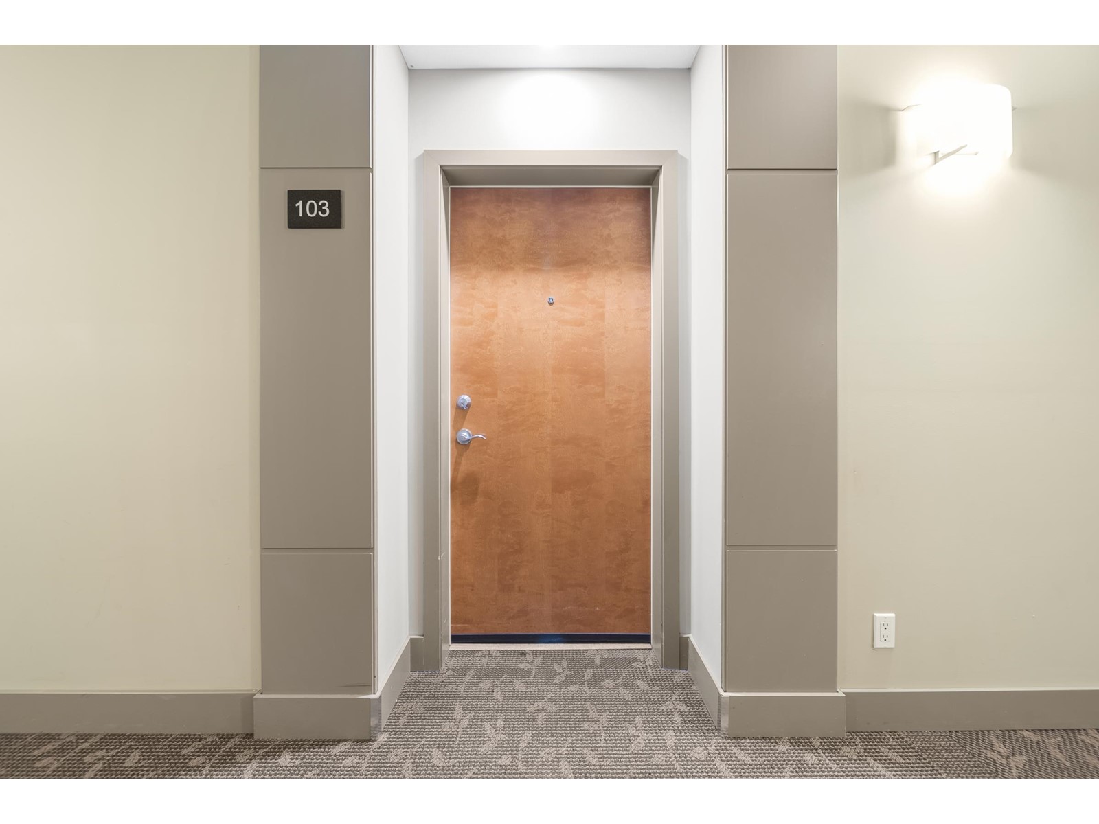 103 33318 E BOURQUIN CRESCENT, Abbotsford real estate listing R3004707