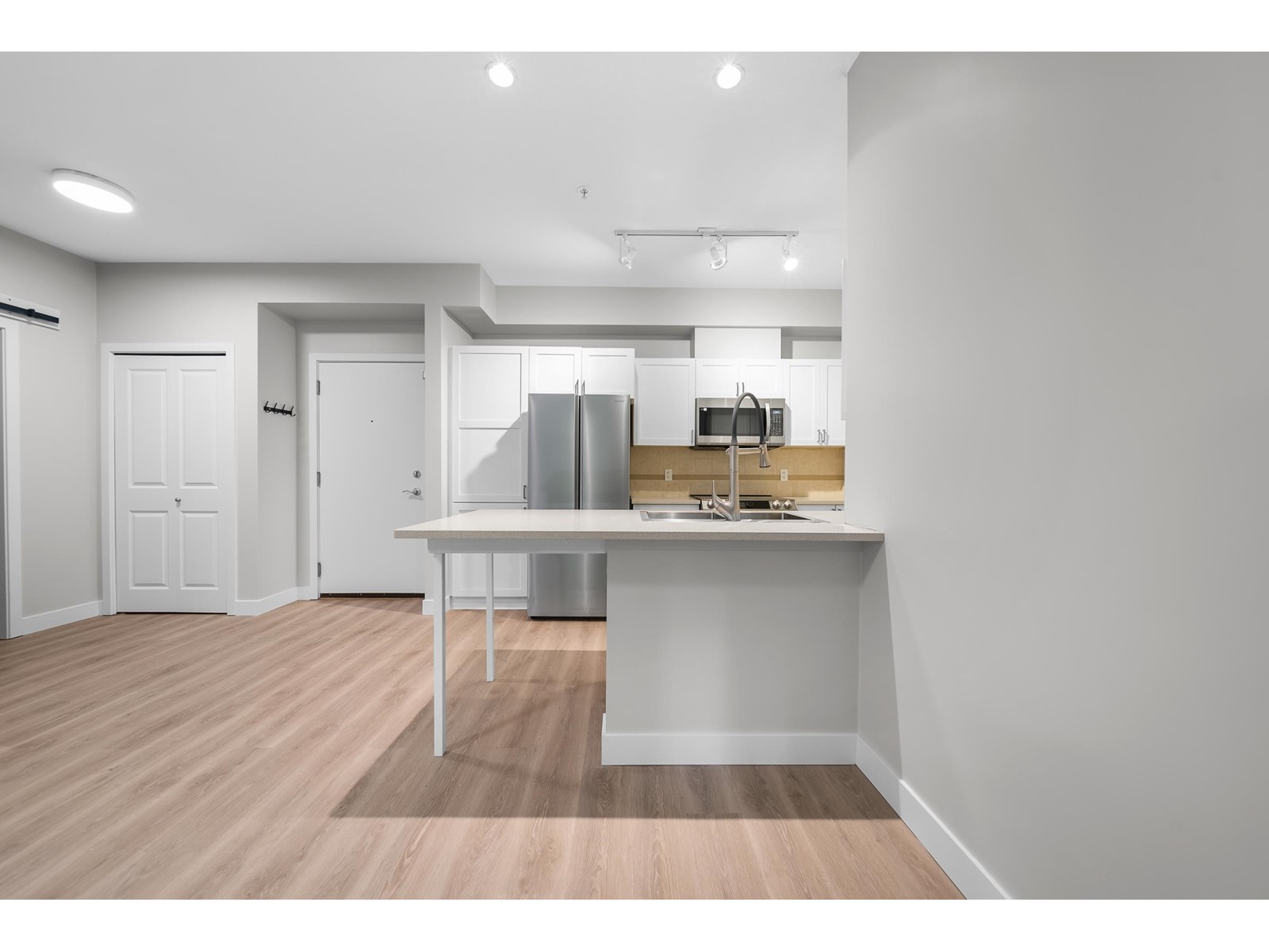 103 33318 E BOURQUIN CRESCENT, Abbotsford real estate listing R3004707