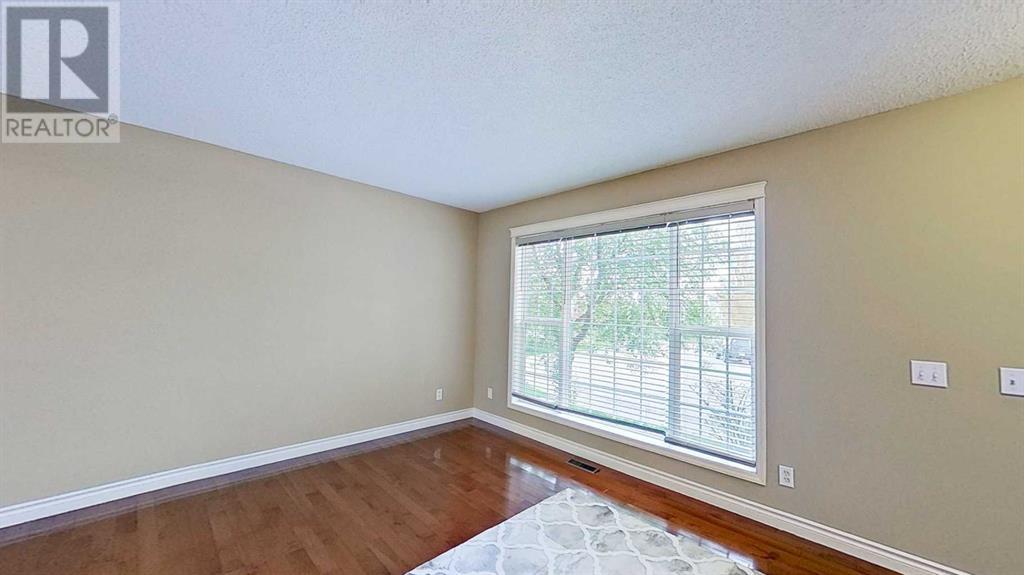 Single Family House for Sale in  Tuscany Springs Way NW Tuscany Calgary 