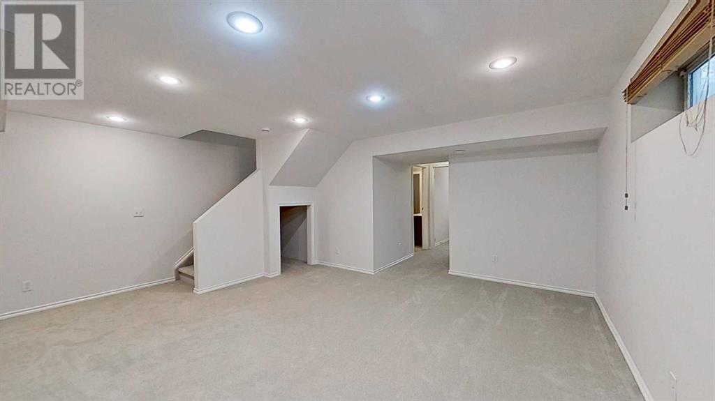 Single Family House for Sale in  Tuscany Springs Way NW Tuscany Calgary 