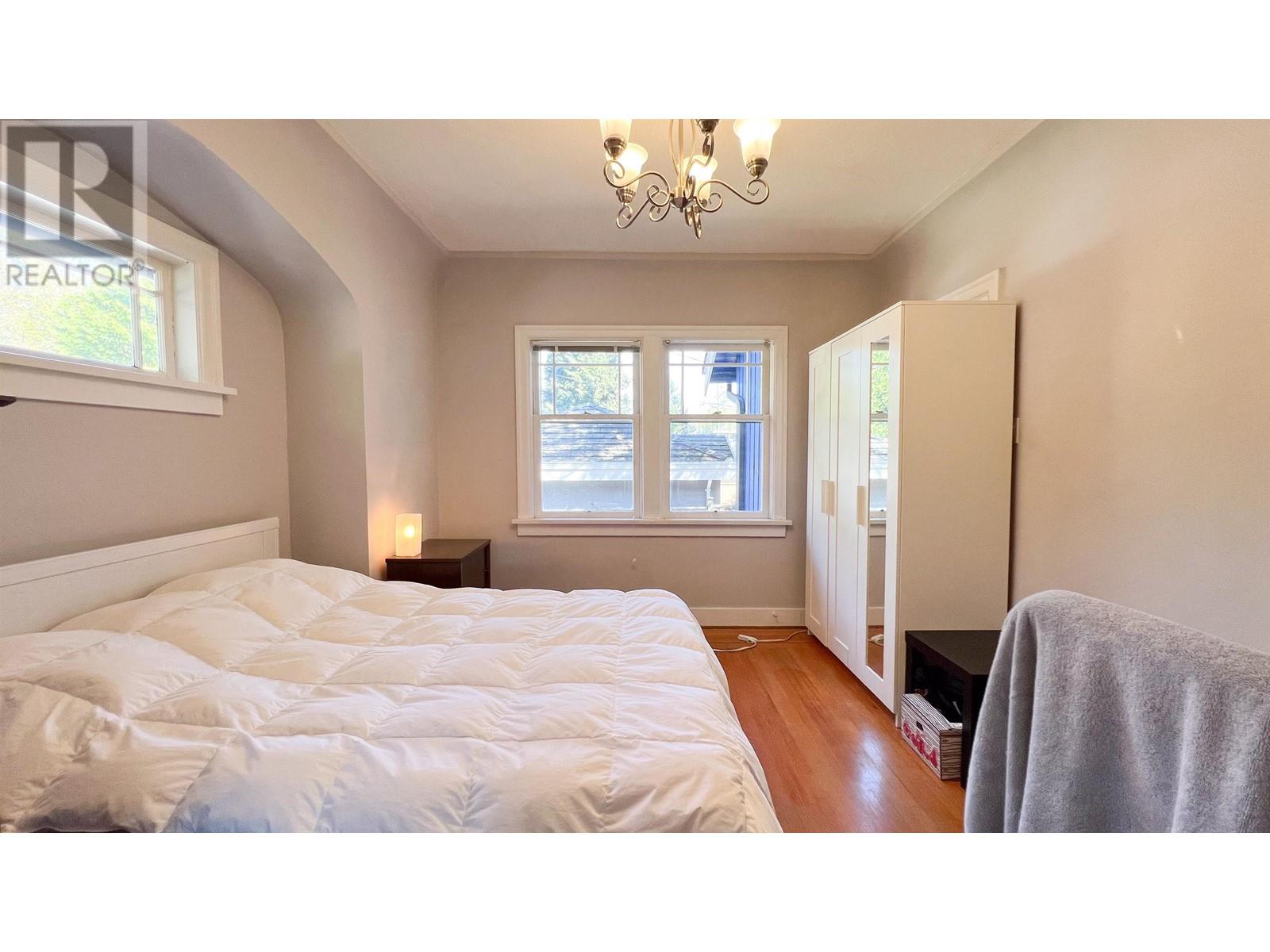 Photo 7 of 3088 Discovery Street, Vancouver BC