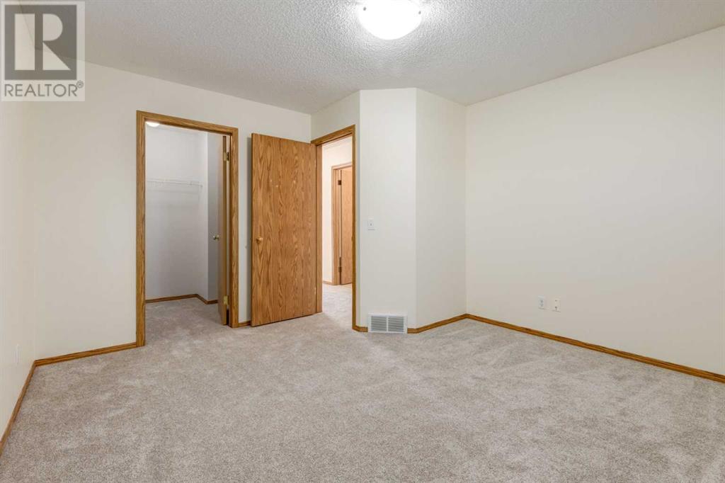 Single Family House for Sale in  Millview Green SW Millrise Calgary 