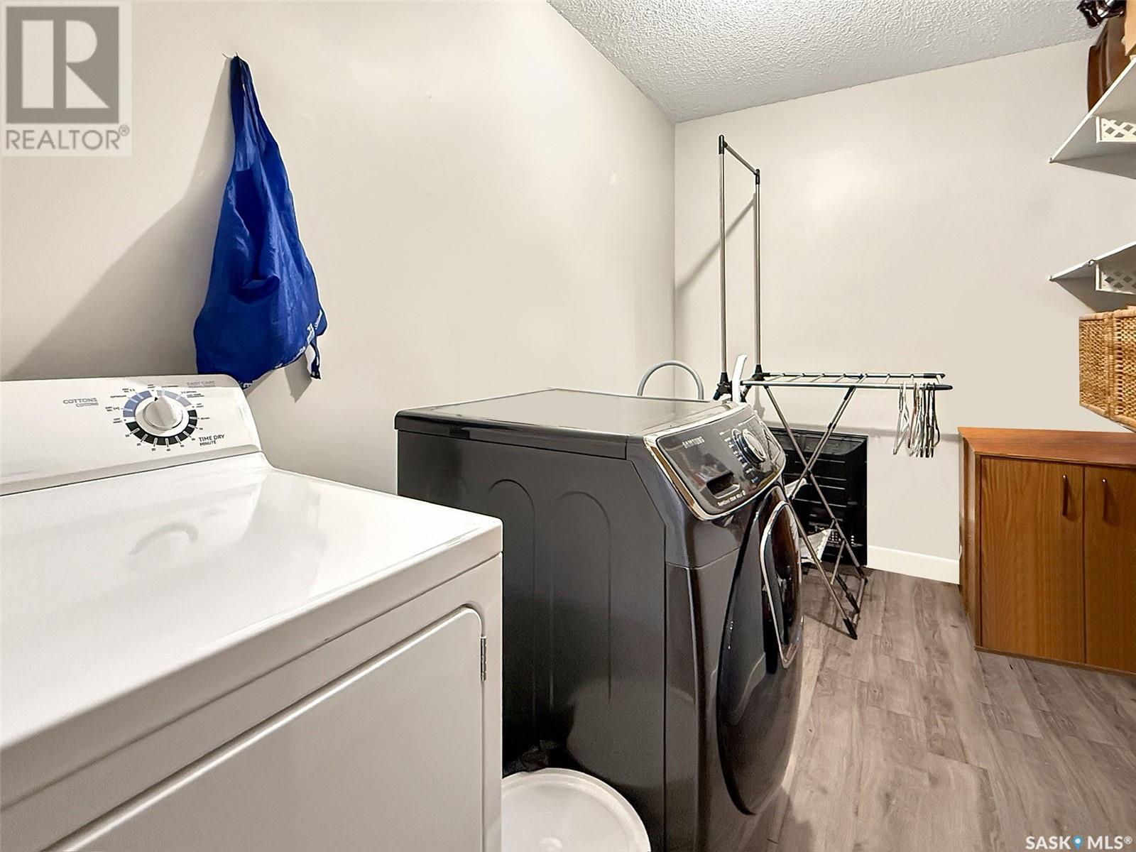 Single Family House Low rise for Sale in   th AVENUE NE Swift Current 