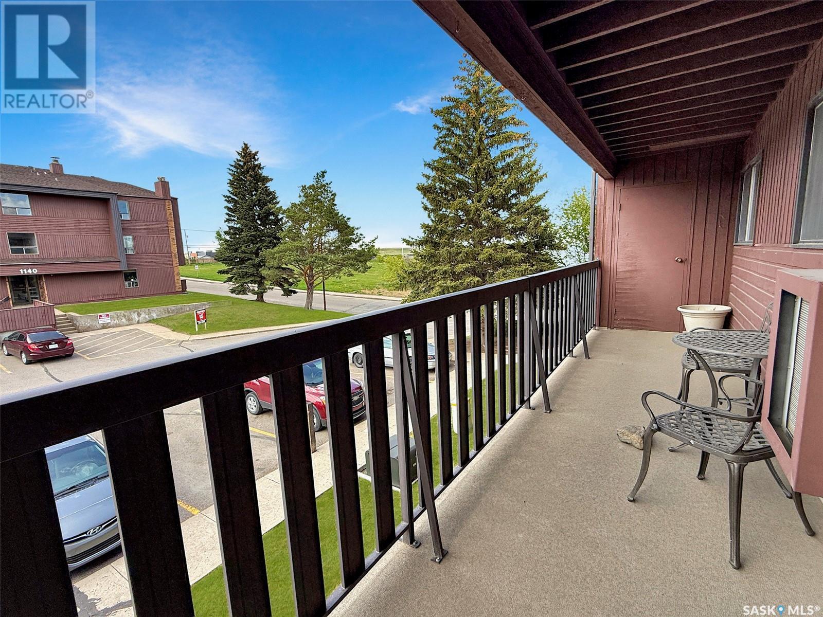 Single Family House Low rise for Sale in   th AVENUE NE Swift Current 