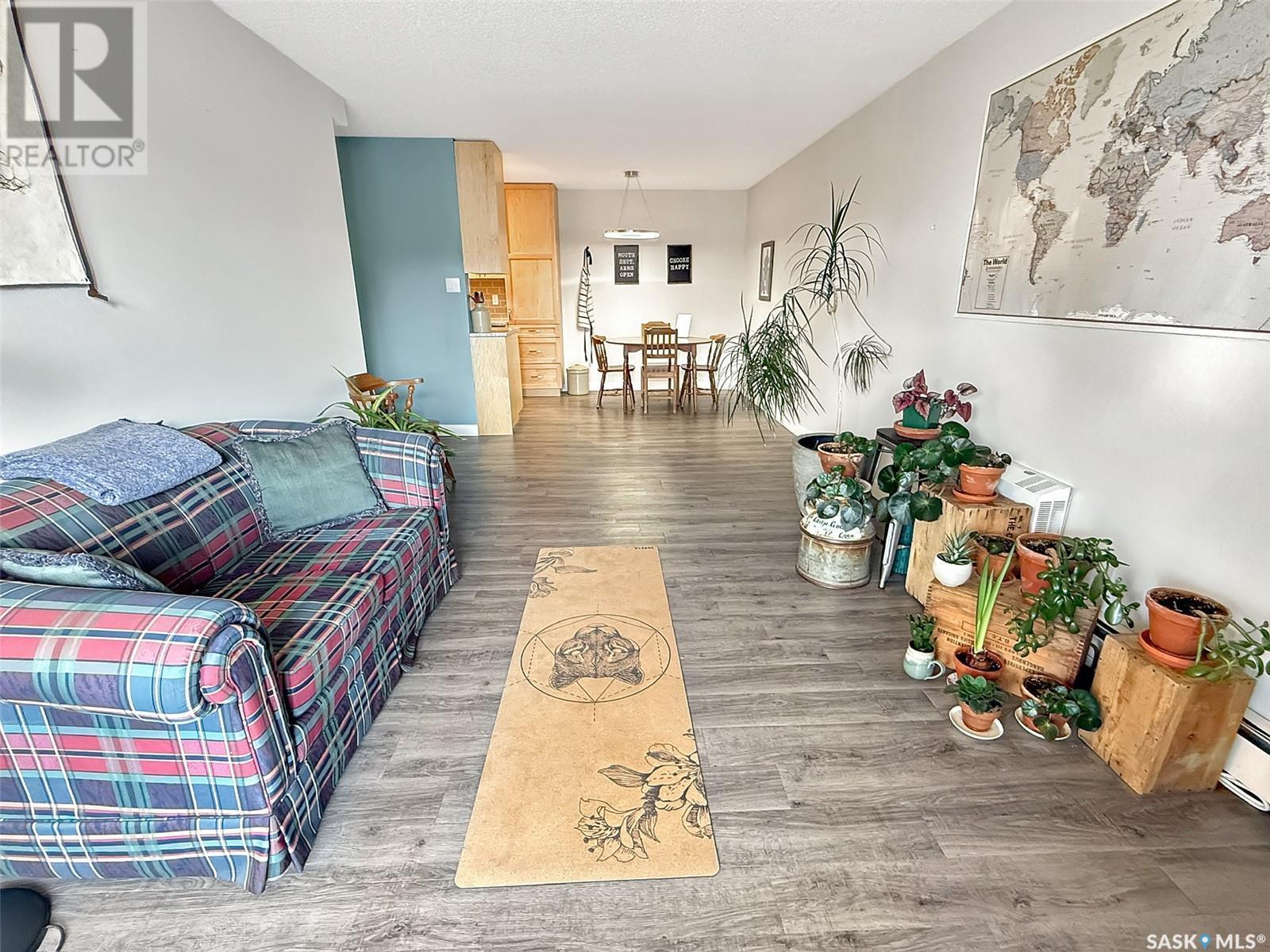 Single Family House Low rise for Sale in   th AVENUE NE Swift Current 
