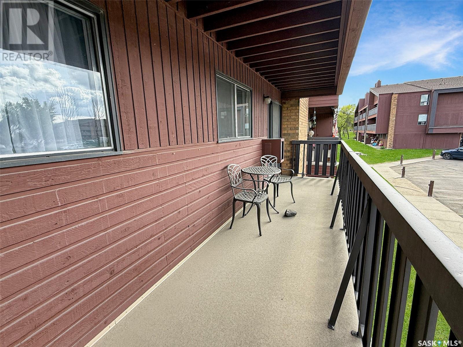Single Family House Low rise for Sale in   th AVENUE NE Swift Current 