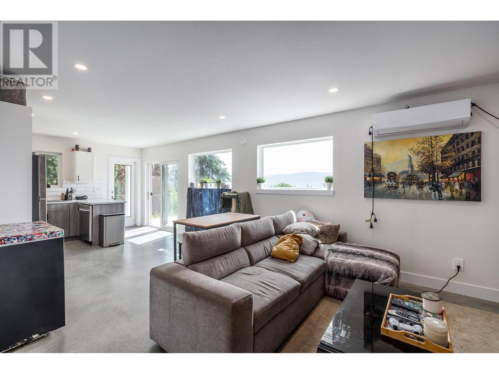  Glenway Road, West Kelowna
