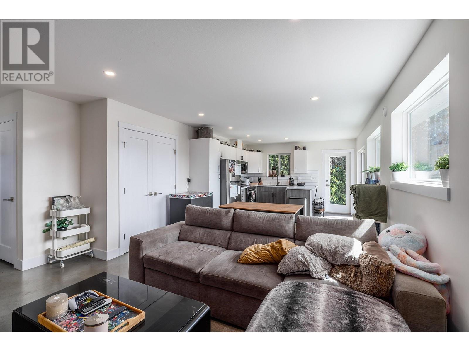  Glenway Road, West Kelowna