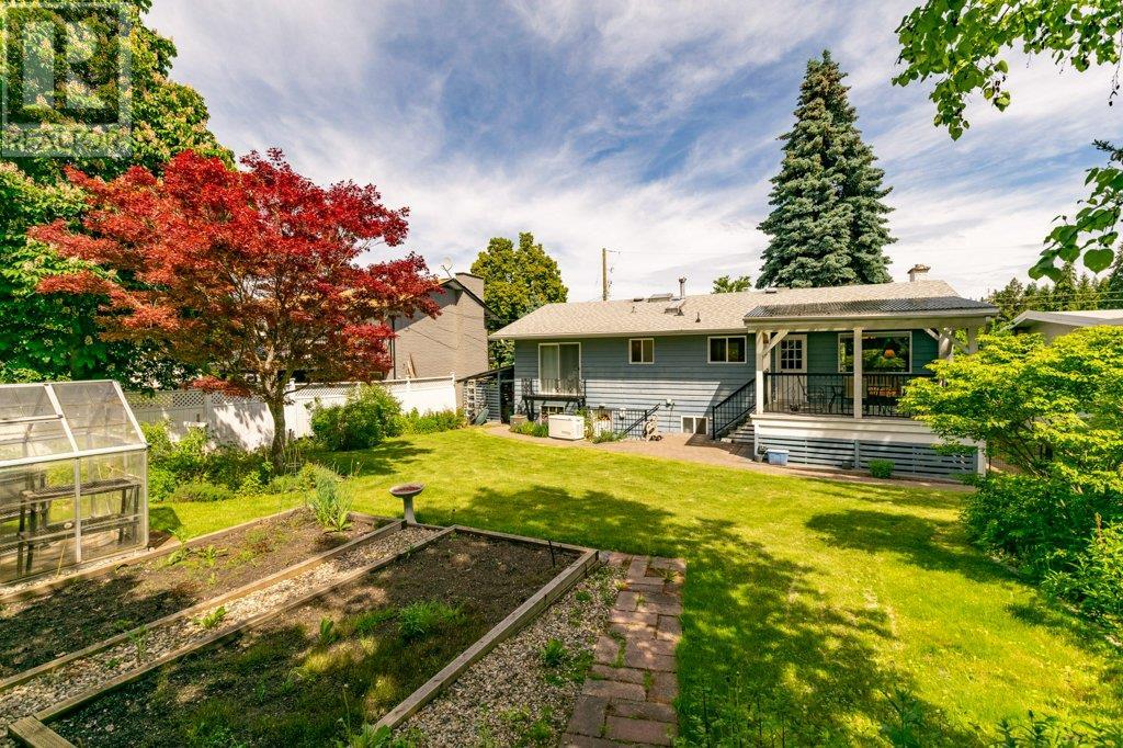  940 2nd Avenue Southeast, Salmon Arm
