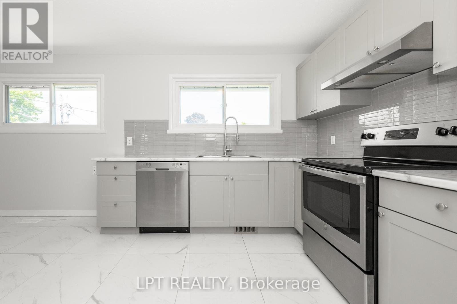 Photo 32 of 5 Attwood Crescent, Ottawa ON