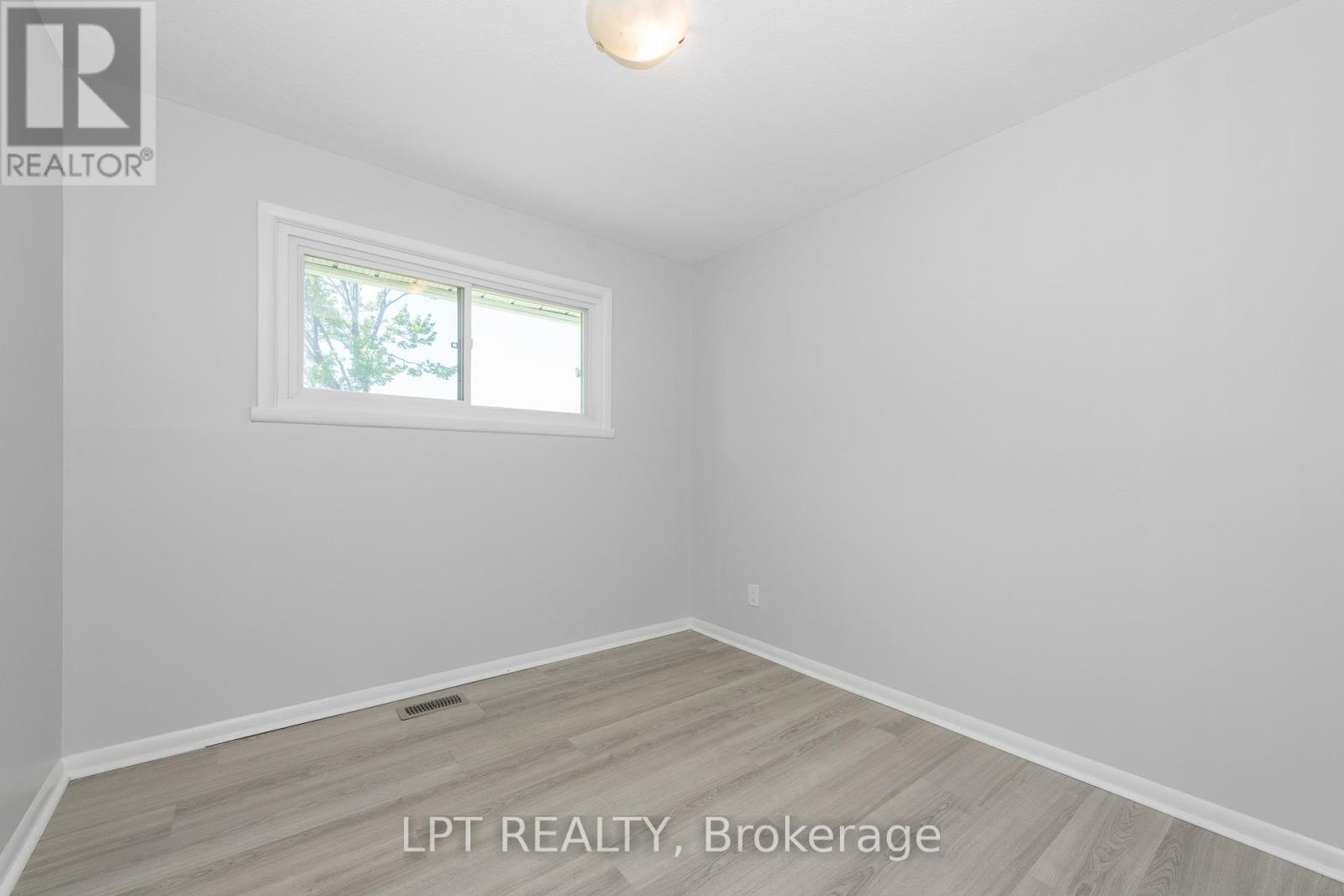 Photo 4 of 5 Attwood Crescent, Ottawa ON