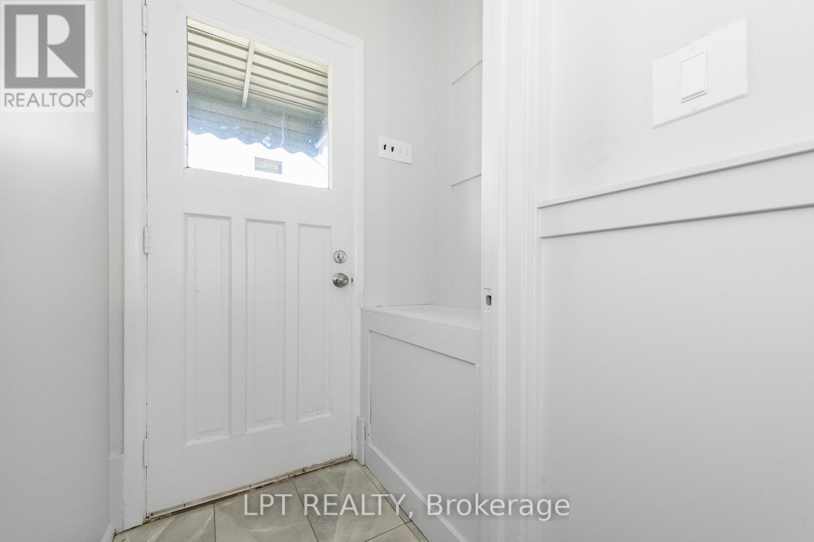 Photo 6 of 5 Attwood Crescent, Ottawa ON
