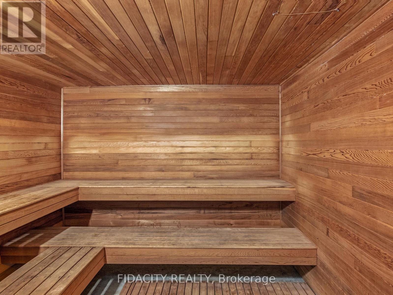 https://ddfcdn.realtor.ca/listing/TS638841184068070000/reb76/highres/0/x12181670_30.jpg