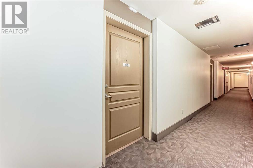 Single Family House for Sale in   Richard Road SW Lincoln Park Calgary 