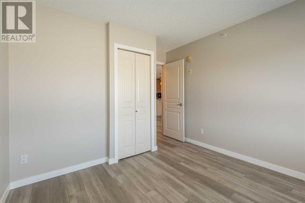 Single Family House for Sale in   Richard Road SW Lincoln Park Calgary 