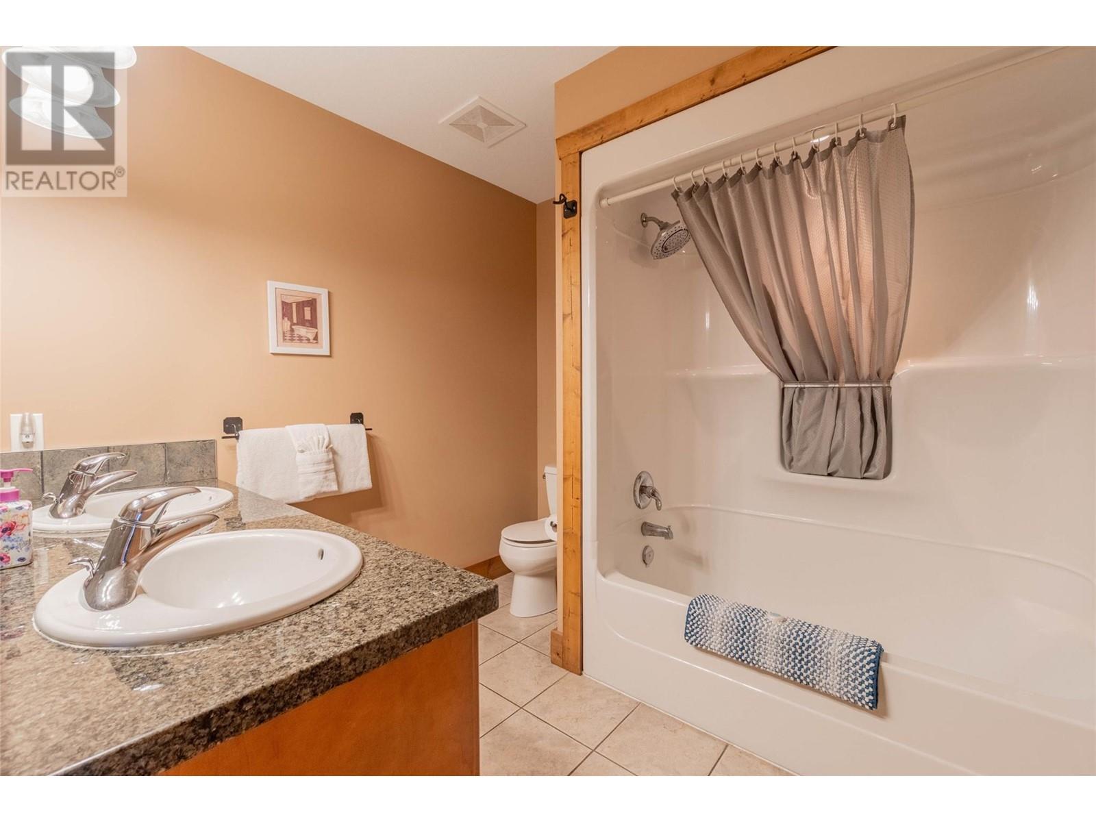 5401 LAKESHORE Drive Unit# 113, Osoyoos