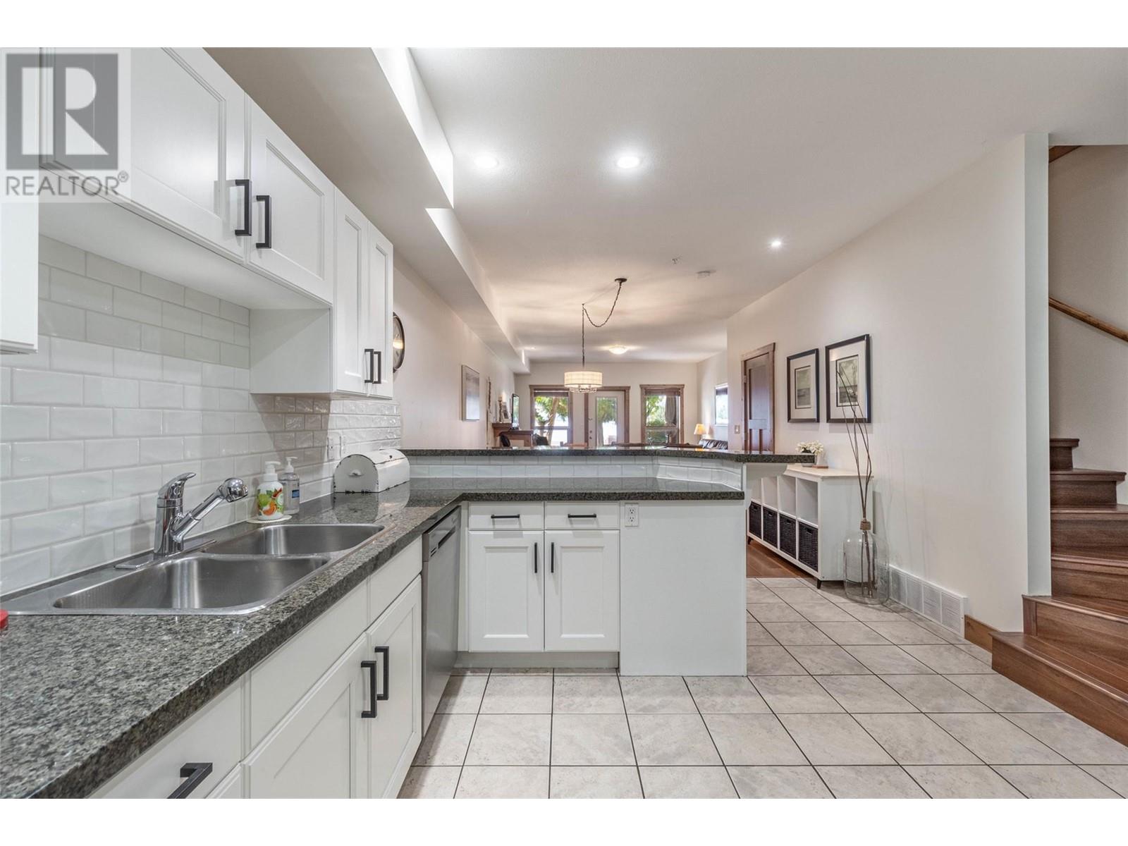 113 5401 LAKESHORE Drive, Osoyoos