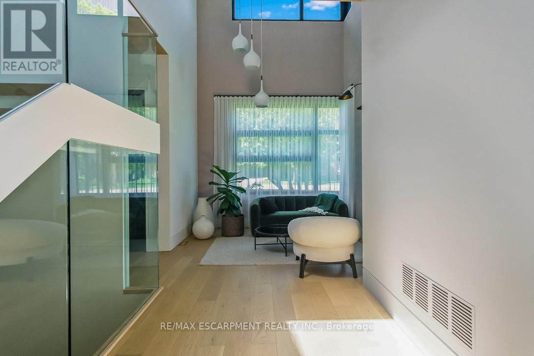 Photo 9 of 1308 Greenoaks Drive, Mississauga ON