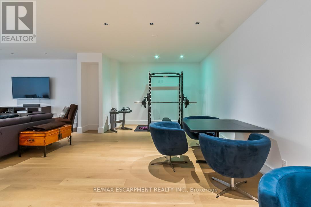 Photo 37 of 1308 Greenoaks Drive, Mississauga ON