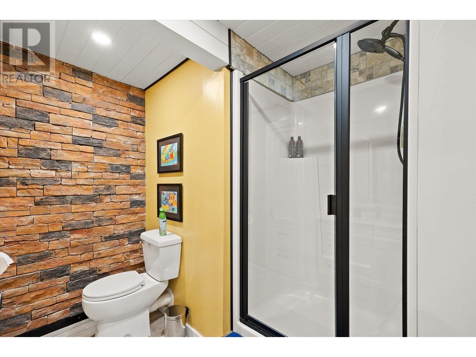 3546 MABEL LAKE Road - 50