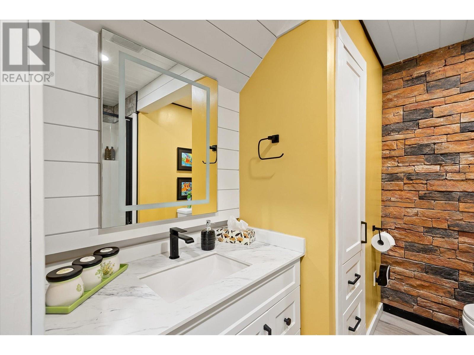 3546 MABEL LAKE Road - 49