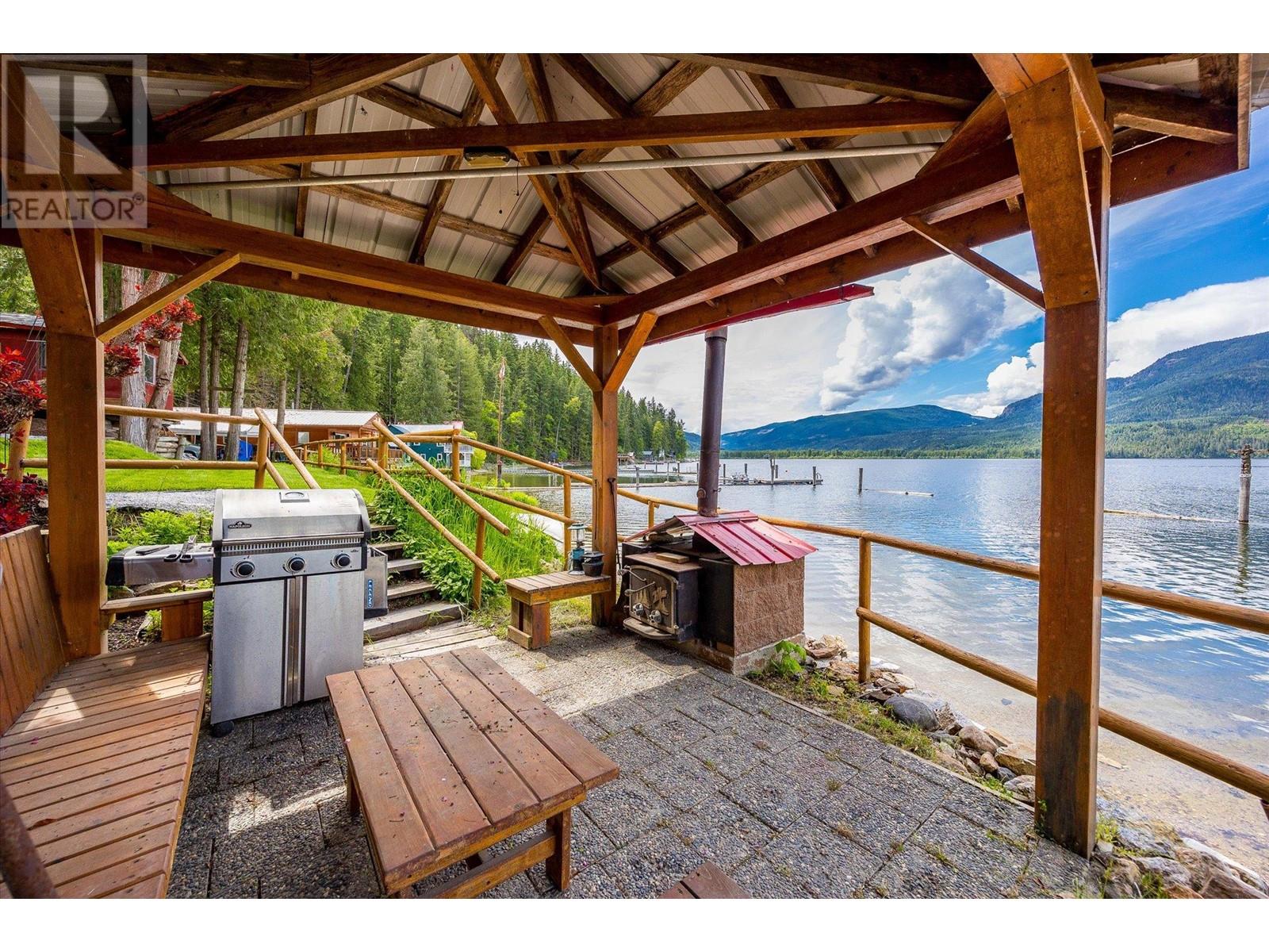 3546 MABEL LAKE Road - 66