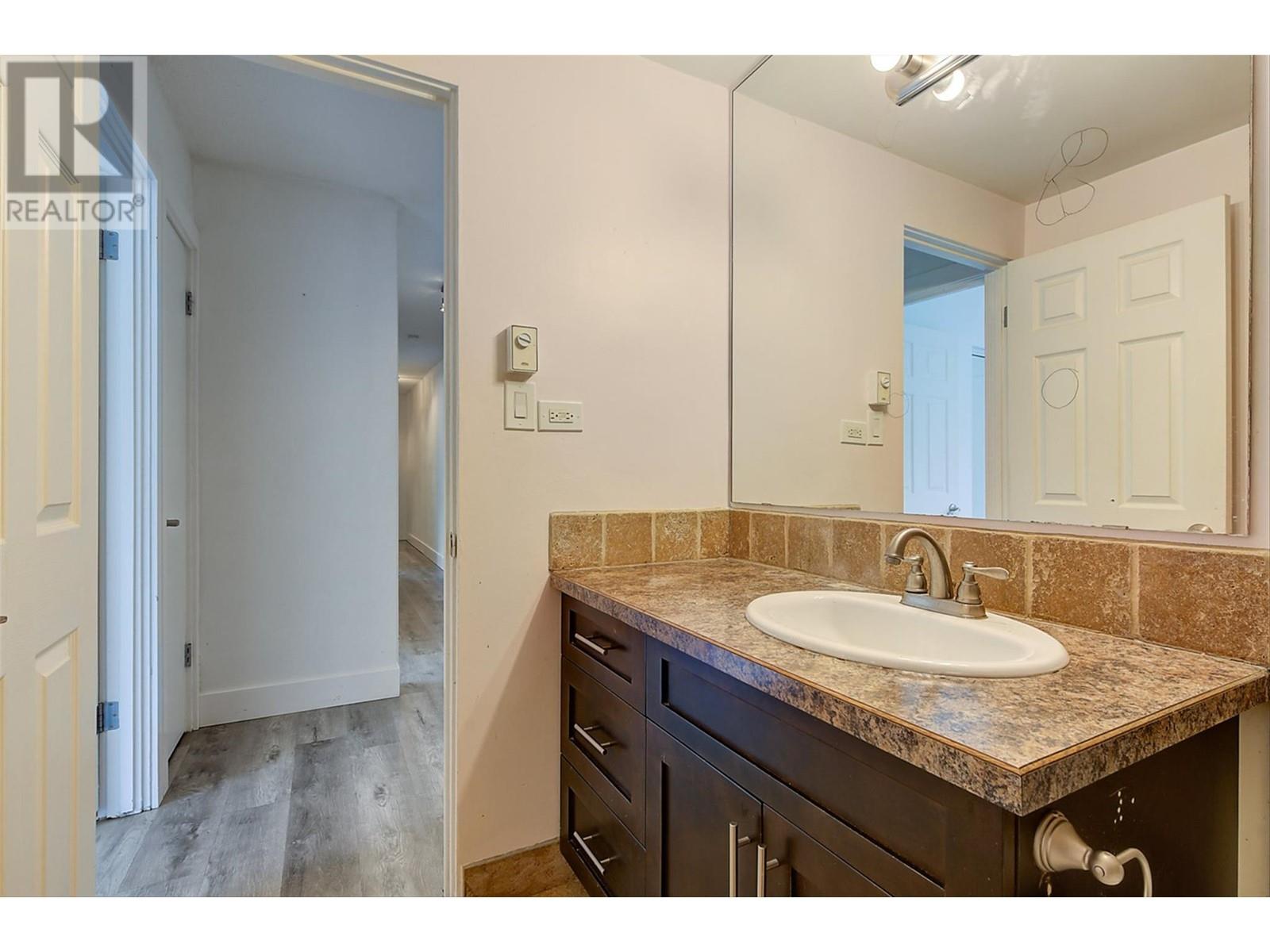 1 1291 Bernard Avenue, Kelowna