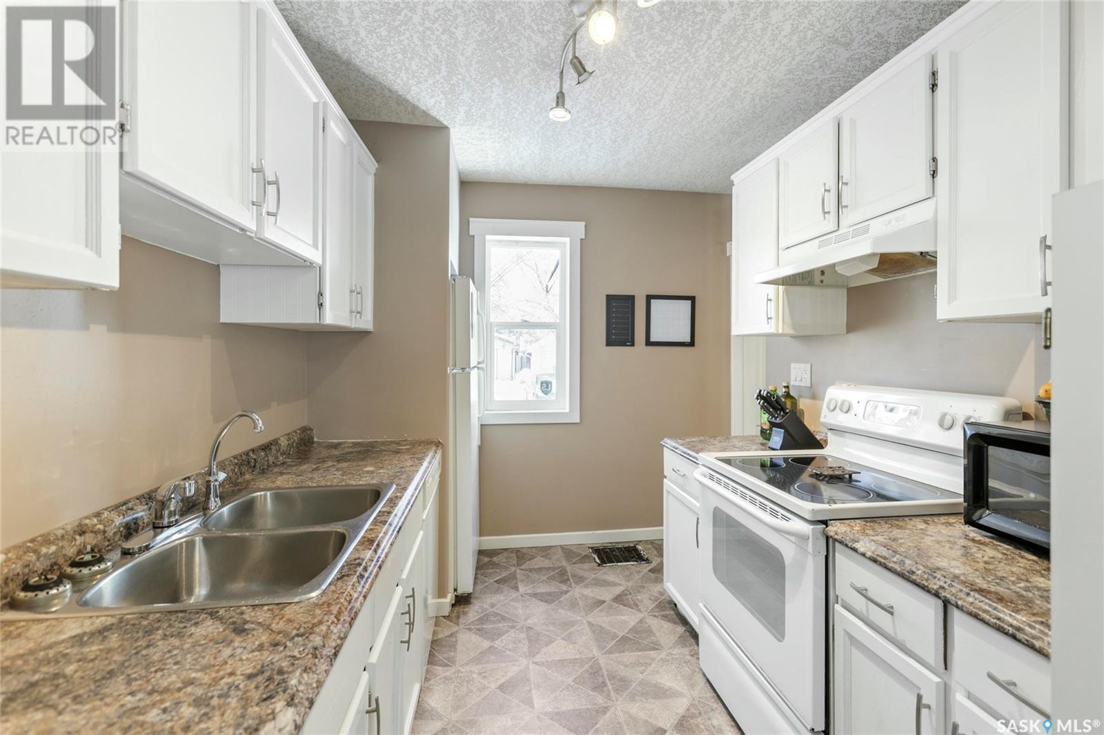 Single Family House Bungalow for Sale in  Connaught STREET Regina 