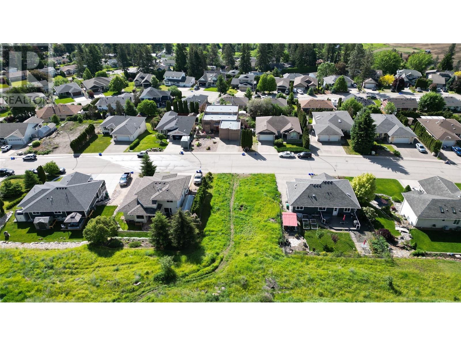 2000 Mountain View Avenue, Lumby