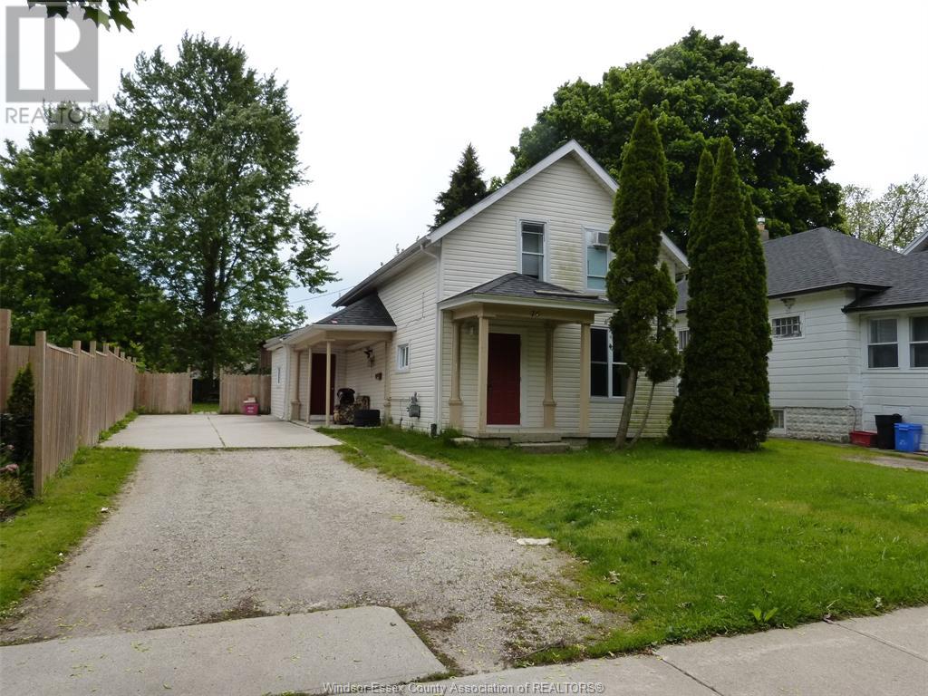 Photo 3 of 46 Marlborough Street East, Leamington ON