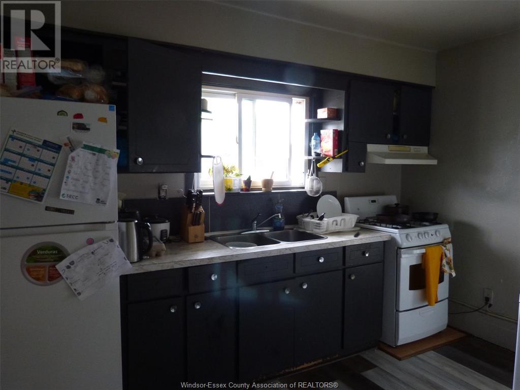 Photo 21 of 40 Askew, Leamington ON