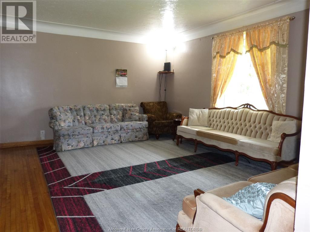 Photo 10 of 40 Askew, Leamington ON