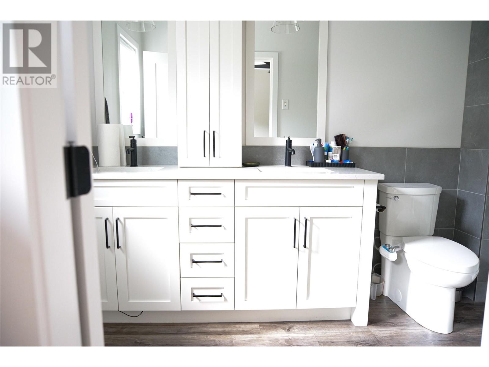  4208 FAIRWINDS Drive, Osoyoos