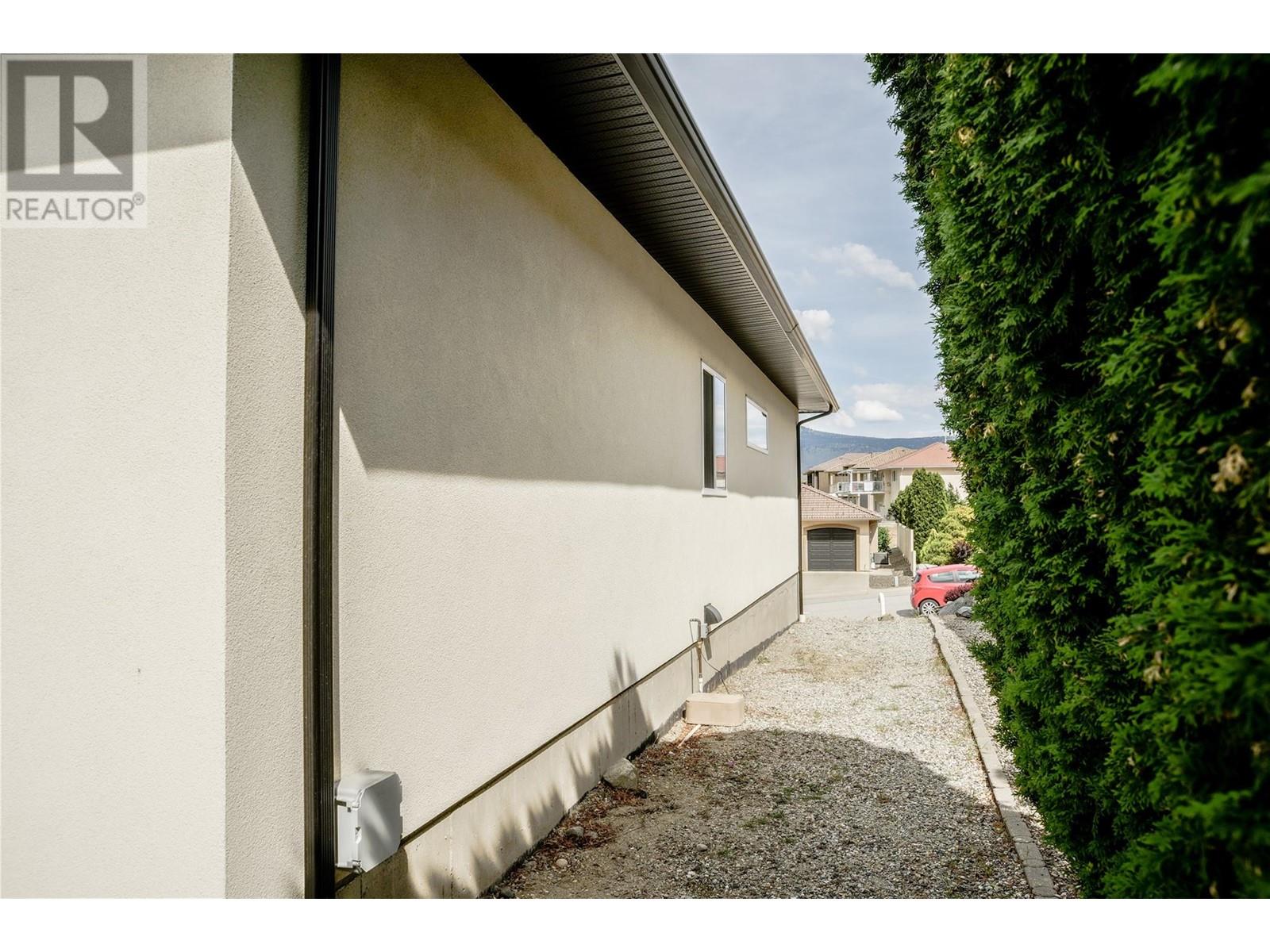  4208 FAIRWINDS Drive, Osoyoos