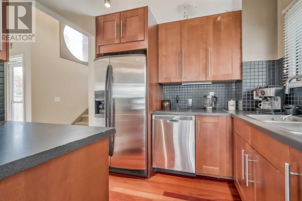 Single Family House 4 Level for Sale in  Templegreen Place NE Temple Calgary 
