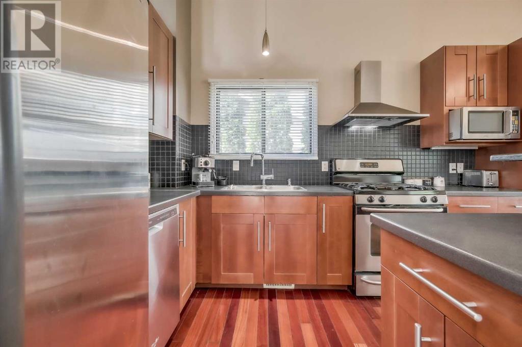 Single Family House 4 Level for Sale in  Templegreen Place NE Temple Calgary 