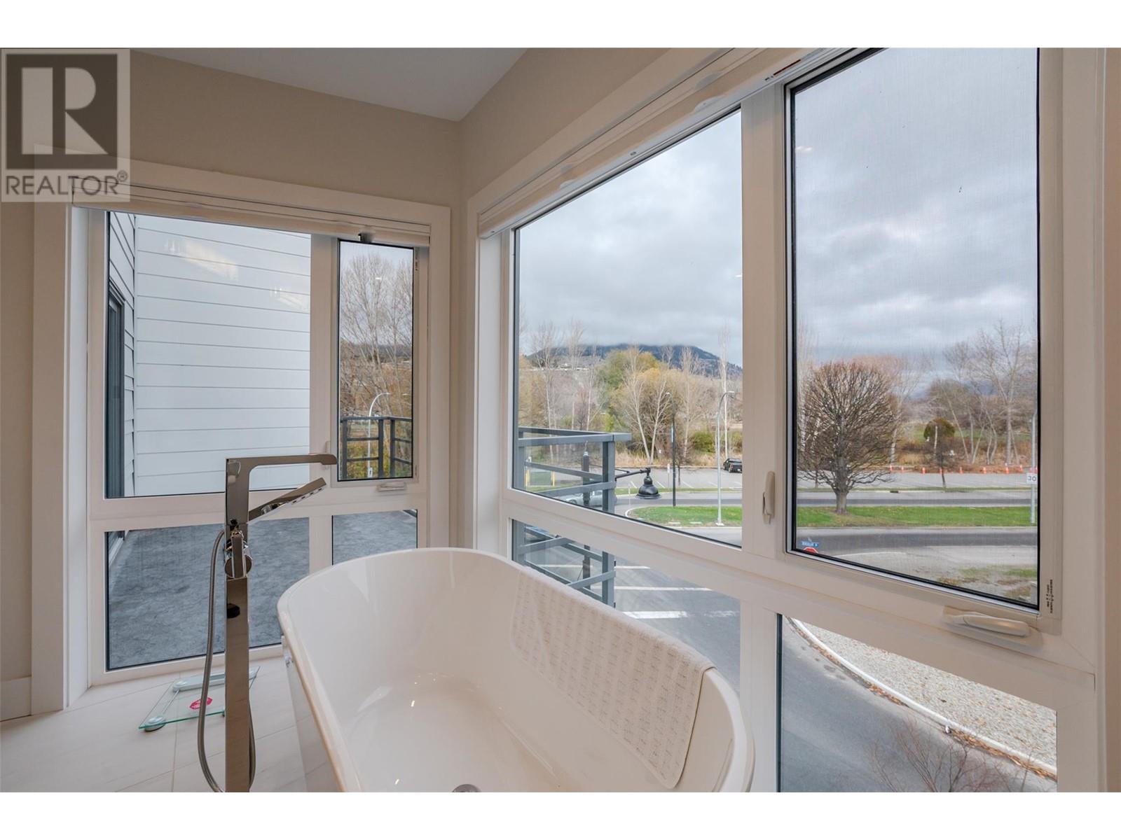 108 201 WYLIE Street, Penticton