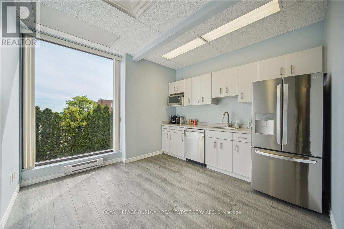 Photo 10 of 206 2321 Fairview Street, Burlington ON