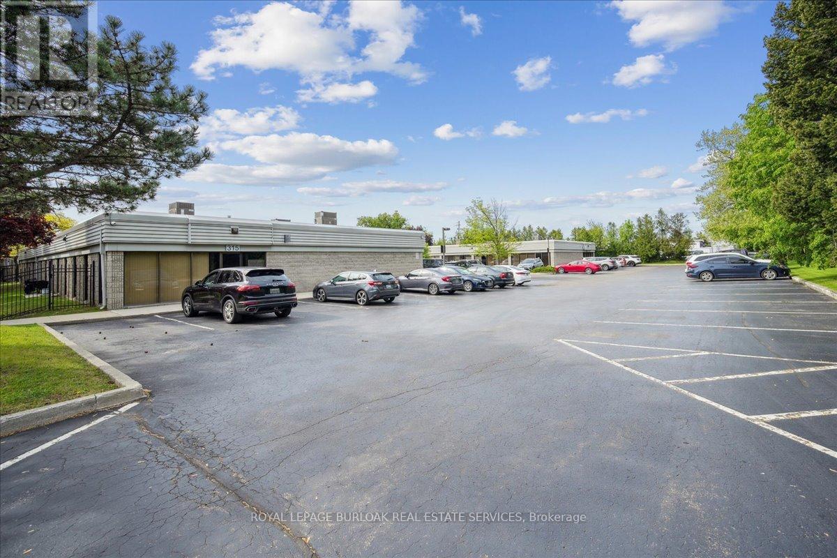 Photo 14 of 206 2321 Fairview Street, Burlington ON