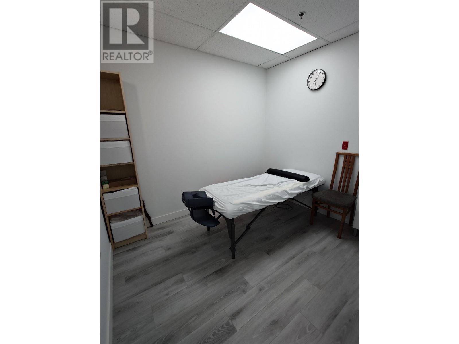 Photo 14 of 2487 Kingsway Way, Vancouver BC